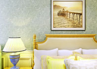 O estilo clássico gravou o papel de parede da sala de visitas com luz - teste padrão floral verde
