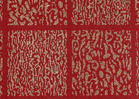 Mantas vermelhas que bronzeiam as cobertas de parede contemporâneas que decoram em casa o papel de parede